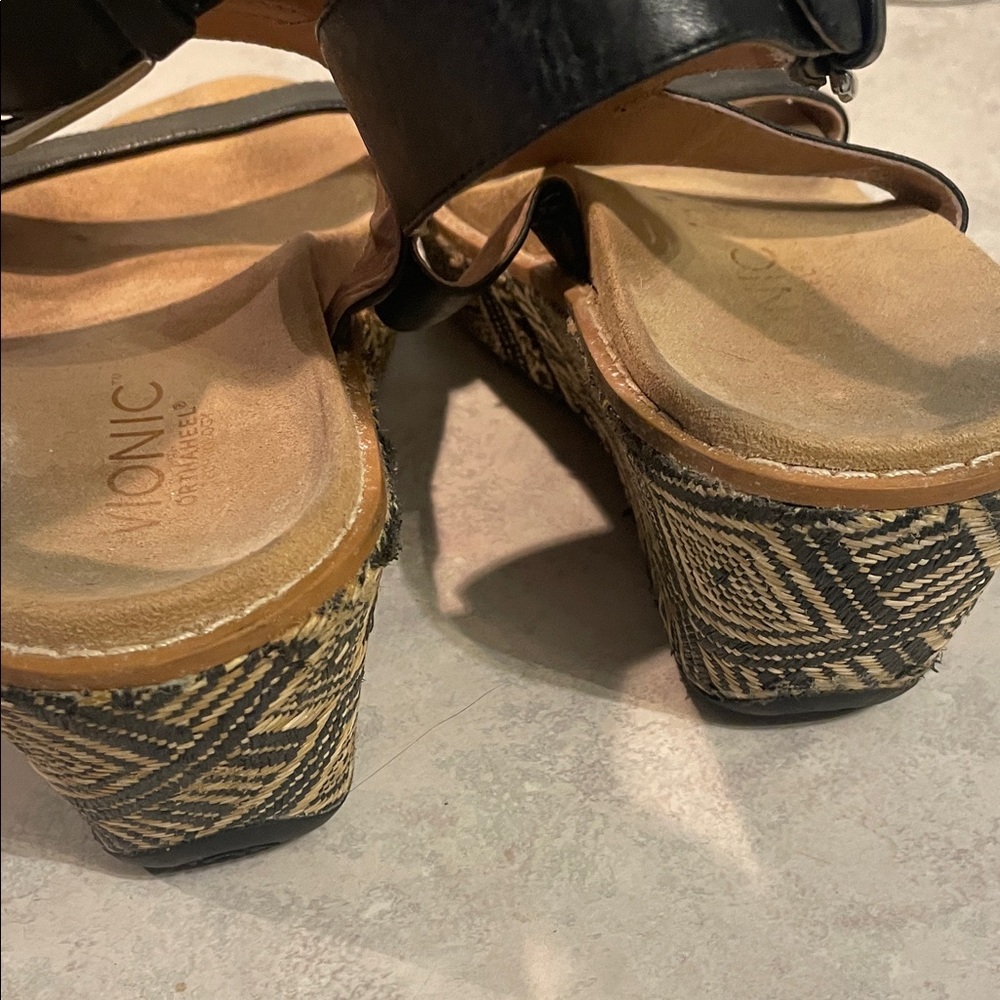 Vionic Patterned Wedges - image 4